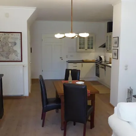 Gut-rattelvitz-parterre-b-hochwertig-sauna-kamin-etankstelle-spielscheune-15-000qm-parkland * Gingst