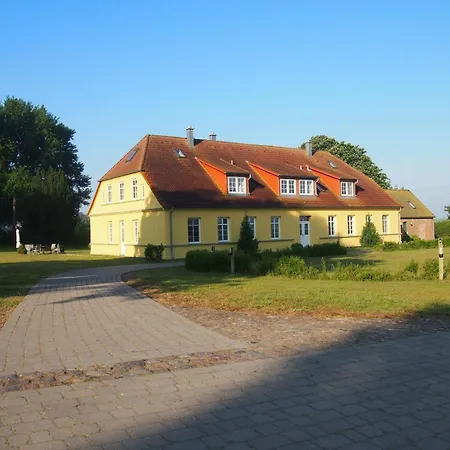 דירה Gut-rattelvitz-parterre-b-hochwertig-sauna-kamin-etankstelle-spielscheune-15-000qm-parkland *