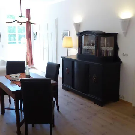 Gut-rattelvitz-parterre-b-hochwertig-sauna-kamin-etankstelle-spielscheune-15-000qm-parkland Gingst