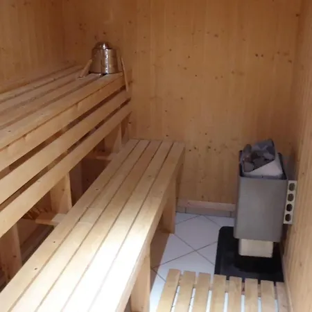 Gut-rattelvitz-parterre-b-hochwertig-sauna-kamin-etankstelle-spielscheune-15-000qm-parkland Gingst