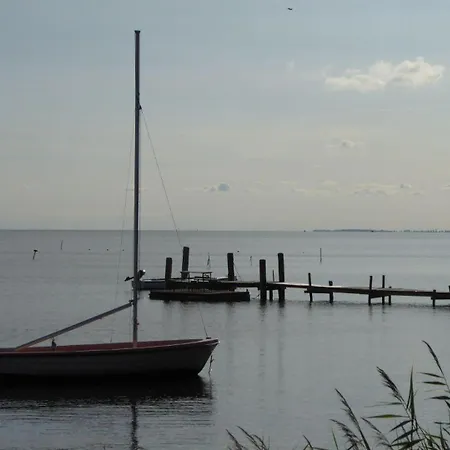 Gut-rattelvitz-parterre-b-hochwertig-sauna-kamin-etankstelle-spielscheune-15-000qm-parkland *