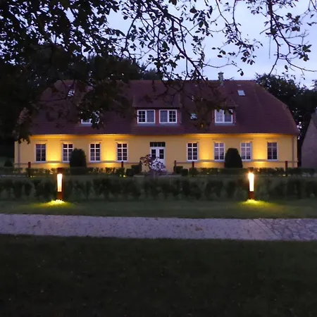 דירה Gut-rattelvitz-parterre-b-hochwertig-sauna-kamin-etankstelle-spielscheune-15-000qm-parkland *