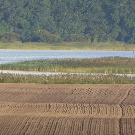 Gut-rattelvitz-parterre-b-hochwertig-sauna-kamin-etankstelle-spielscheune-15-000qm-parkland