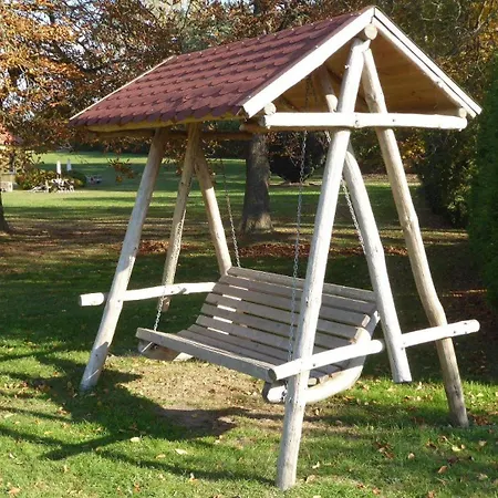 Gut-rattelvitz-parterre-b-hochwertig-sauna-kamin-etankstelle-spielscheune-15-000qm-parkland Gingst