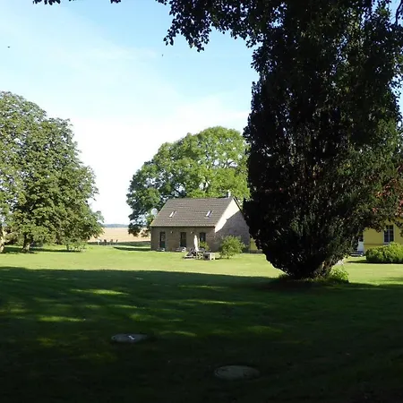 דירה Gut-rattelvitz-parterre-b-hochwertig-sauna-kamin-etankstelle-spielscheune-15-000qm-parkland Gingst