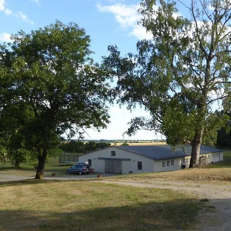 Gut-rattelvitz-parterre-b-hochwertig-sauna-kamin-etankstelle-spielscheune-15-000qm-parkland