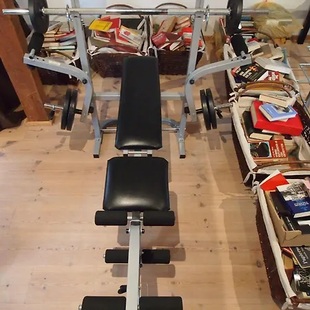 Gut-rattelvitz-parterre-b-hochwertig-sauna-kamin-etankstelle-spielscheune-15-000qm-parkland דירה *