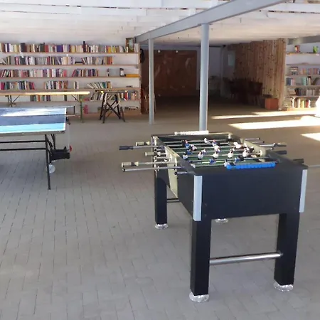 Gut-rattelvitz-parterre-b-hochwertig-sauna-kamin-etankstelle-spielscheune-15-000qm-parkland *